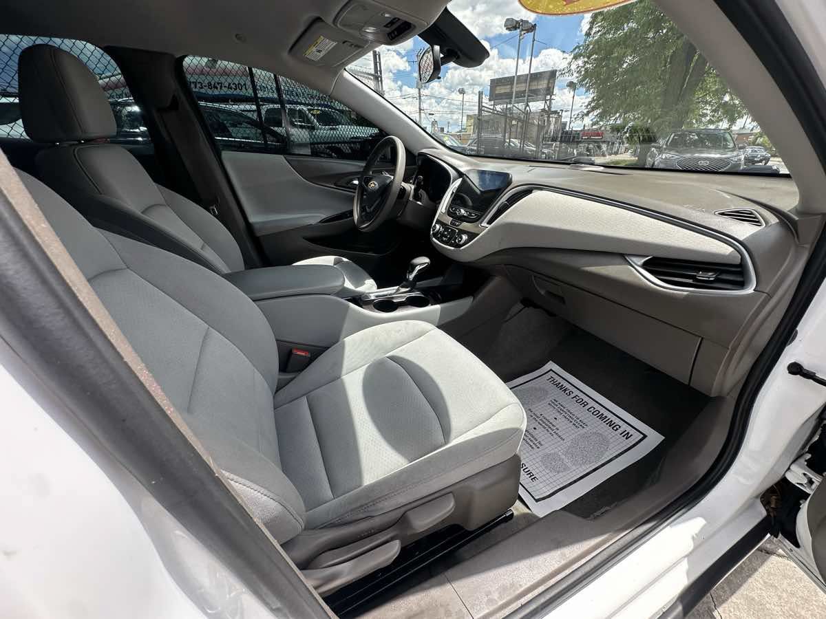 Used 2021 Chevrolet Malibu LS FWD image 22