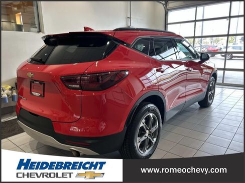 Used 2024 Chevrolet Blazer LT w/ Convenience Package AWD/4WD image 4
