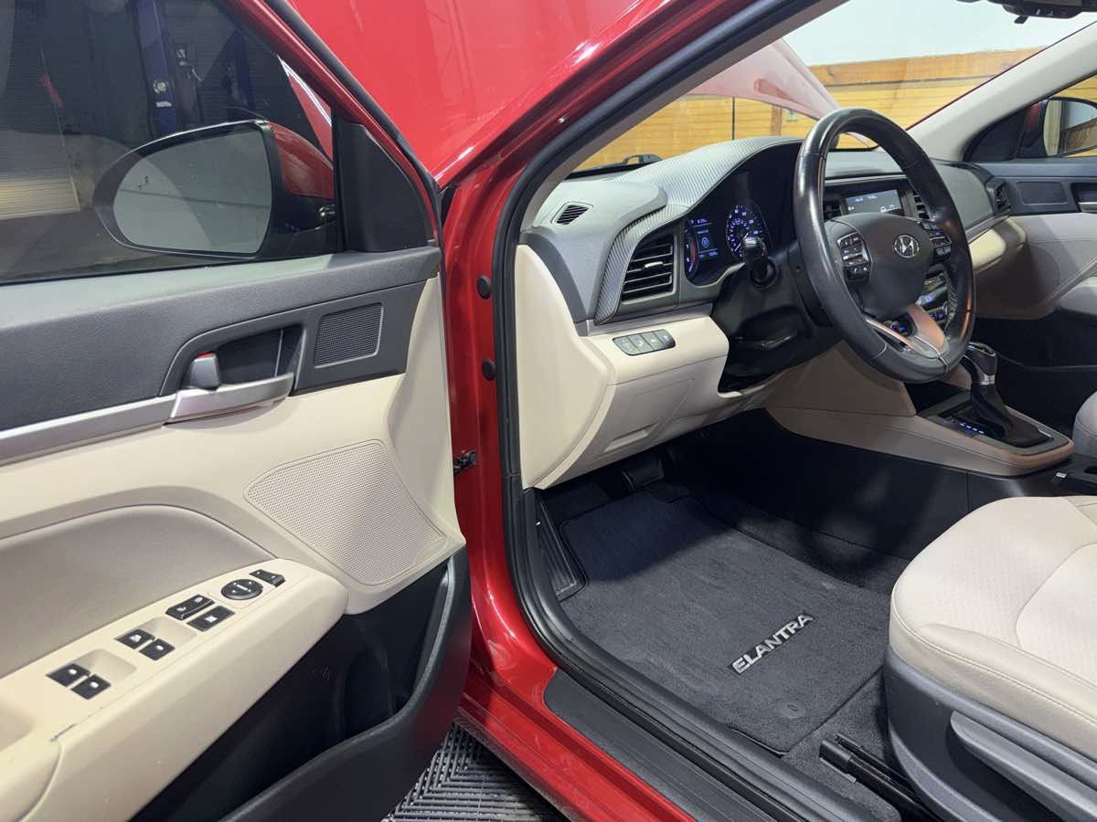 Used 2019 Hyundai Elantra Value Edition FWD image 16