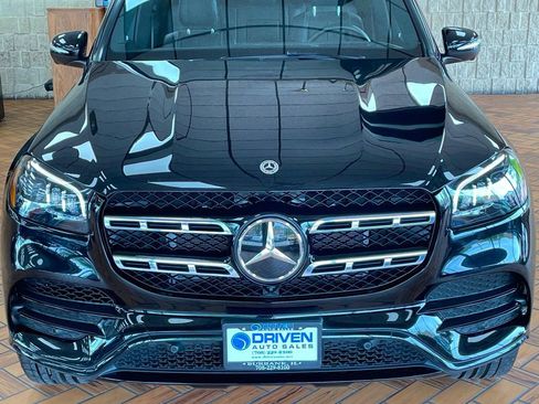 Used 2023 Mercedes-Benz GLS 580 4MATIC image 5