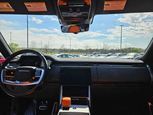 Used 2025 Land Rover Range Rover SE AWD/4WD image 18