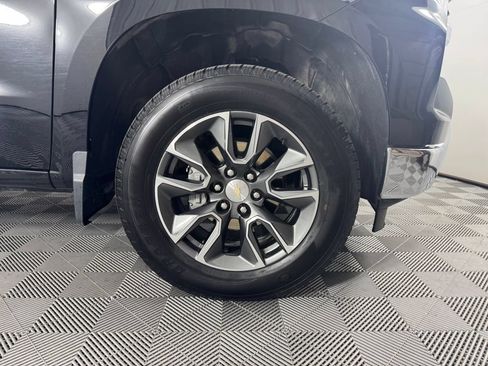 Used 2024 Chevrolet Silverado 1500 LT AWD/4WD image 38
