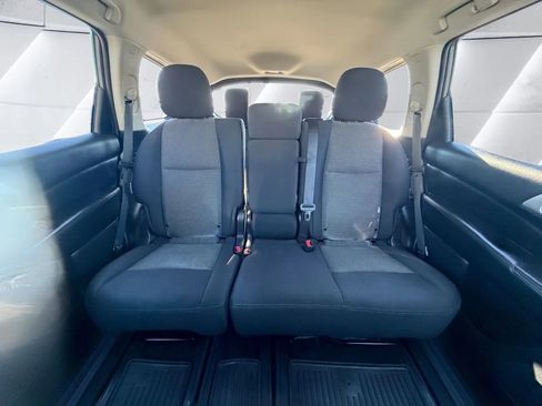 Used 2020 Nissan Pathfinder S image 12