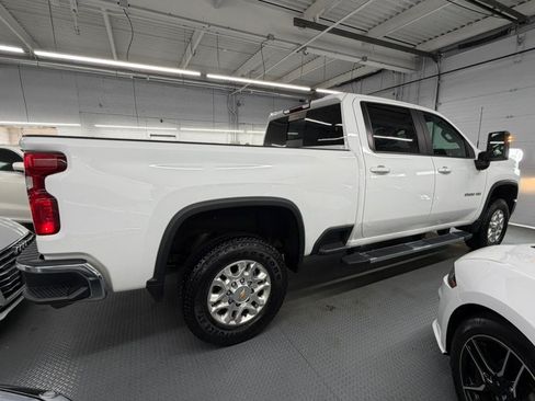 Used 2023 Chevrolet Silverado 2500 LT w/ Convenience Package AWD/4WD image 7