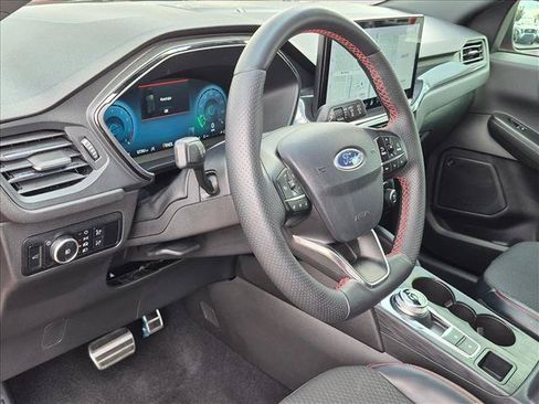 Used 2023 Ford Escape ST-Line Select w/ Tech Pack #2 AWD/4WD image 9