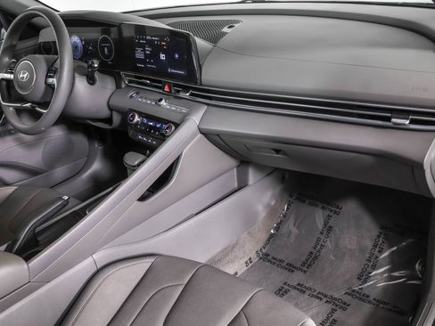 Used 2024 Hyundai Elantra SEL image 44