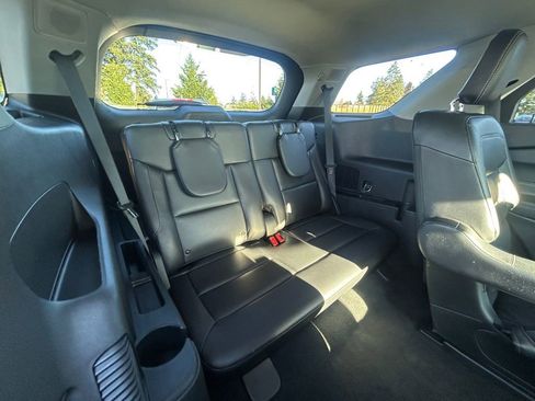 Used 2022 Ford Explorer Limited w/ Limited Technology Package image 35