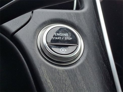 Used 2025 Mercedes-Benz E 450 4MATIC Sedan image 23