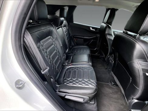 Used 2024 Ford Escape Platinum w/ Premium Technology Package AWD/4WD image 16