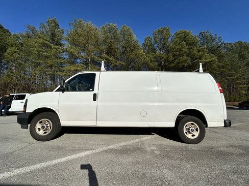Used 2019 GMC Savana 2500 Work Van w/ Driver Convenience Package image 4