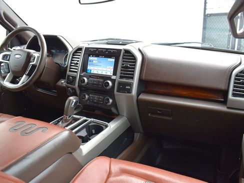Used 2018 Ford F150 King Ranch w/ Equipment Group 601A Luxury AWD/4WD image 13