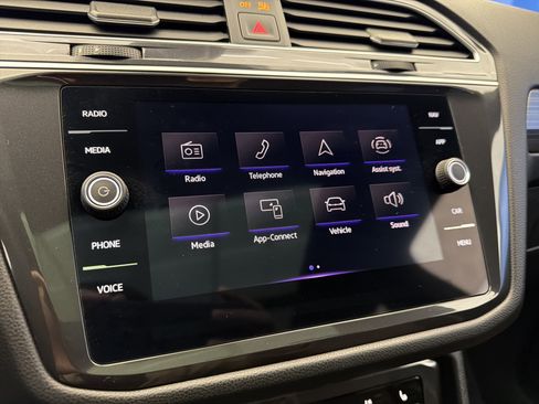 Used 2024 Volkswagen Tiguan SEL R-Line image 19