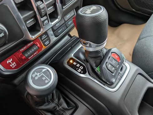 New 2026 Jeep Wrangler Unlimited Rubicon AWD/4WD image 33