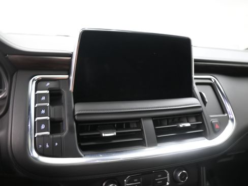 Used 2024 Chevrolet Tahoe Z71 w/ Luxury Package AWD/4WD image 16