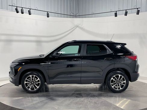 Used 2025 Chevrolet TrailBlazer LT w/ LT Cold Weather Package image 14