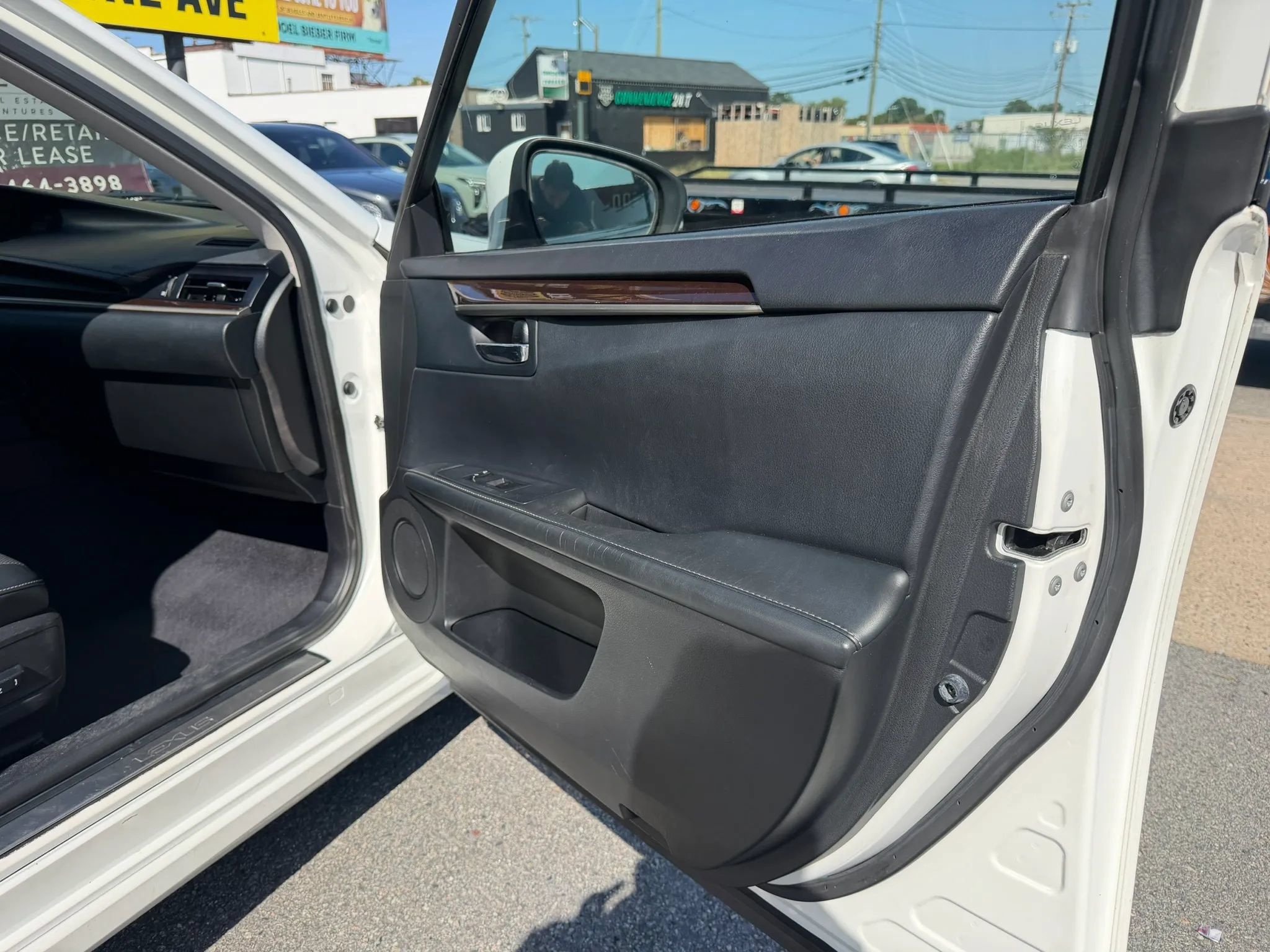 Used 2014 Lexus ES 350 w/ Premium Package FWD image 7