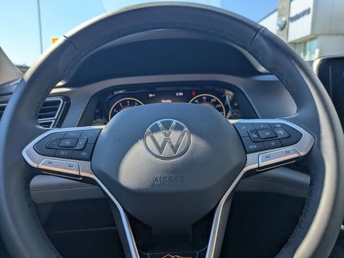 New 2026 Volkswagen Atlas Peak Edition image 30