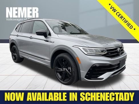 Used 2023 Volkswagen Tiguan SE R-Line AWD/4WD image 13
