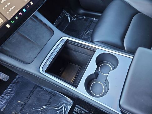 Used 2023 Tesla Model Y Long Range image 18