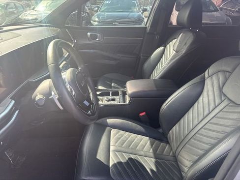 Used 2024 Kia Sorento SX Prestige image 11