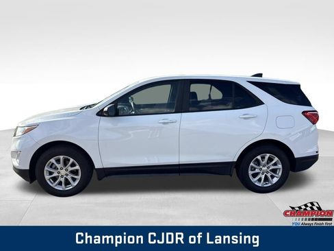 Used 2021 Chevrolet Equinox LS w/ LS Convenience Package FWD image 4