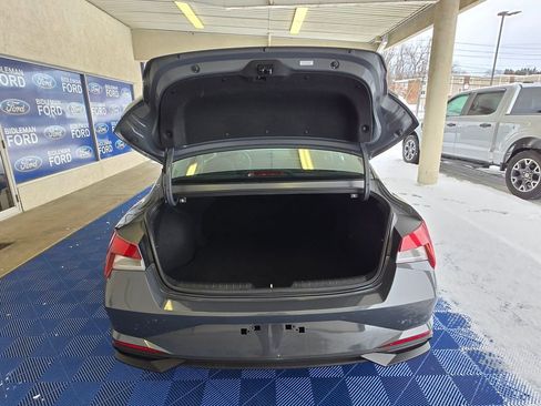 Used 2023 Hyundai Elantra SEL w/ Convenience Package image 7