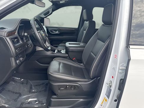 Used 2023 Chevrolet Suburban Premier RWD image 9