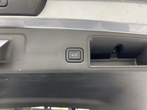 Used 2020 GMC Terrain SLE w/ Driver Convenience Package image 24