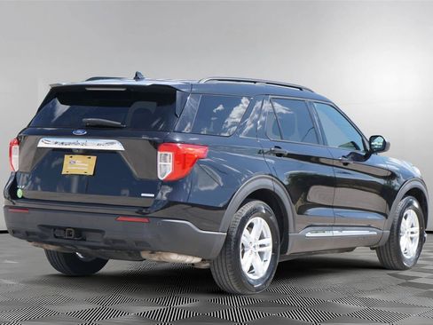 Used 2020 Ford Explorer XLT w/ Comfort Package RWD image 5