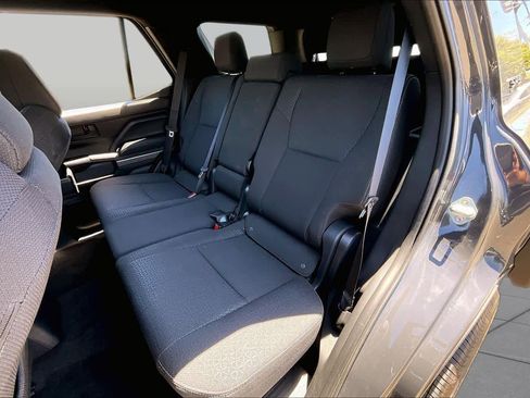 Used 2025 Toyota 4Runner SR5 AWD/4WD image 20