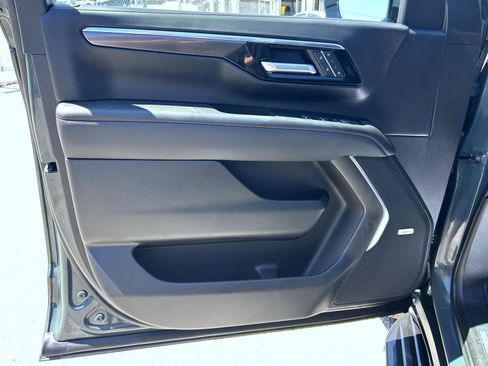 Used 2025 Chevrolet Tahoe RST w/ Comfort Package AWD/4WD image 9