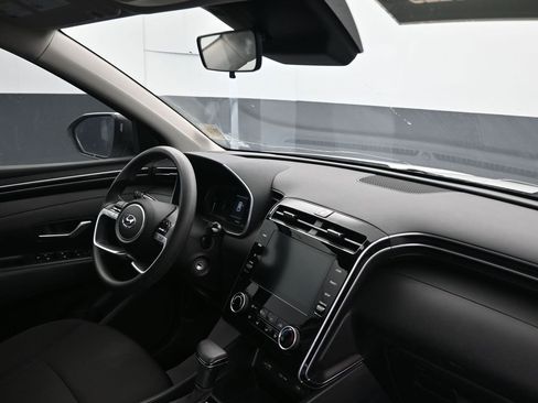 Used 2024 Hyundai Tucson SE image 12