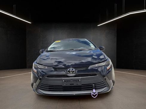 Used 2025 Toyota Corolla LE FWD image 2