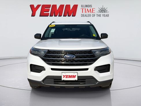Used 2021 Ford Explorer XLT AWD/4WD image 3