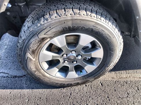 Used 2022 Jeep Wrangler Unlimited Sahara w/ LED Lighting Group image 10