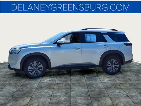 Used 2025 Nissan Pathfinder SV AWD/4WD image 6