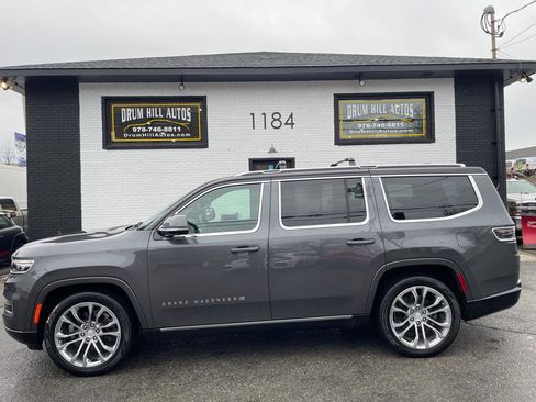 Used 2022 Jeep Grand Wagoneer Series I image 2