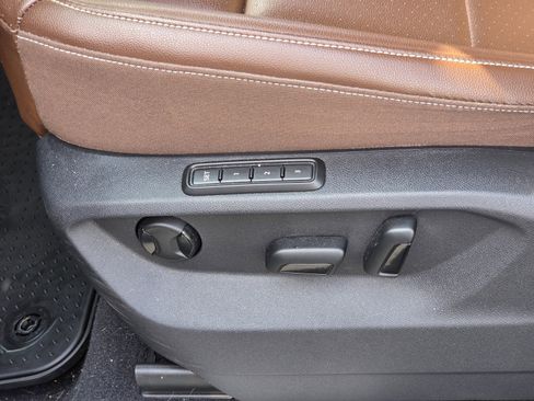 Used 2022 Volkswagen Atlas SEL R-Line image 14