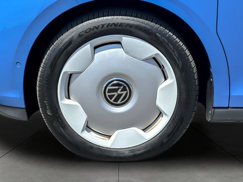 Used 2025 Volkswagen ID. Buzz 1st Edition RWD image 26