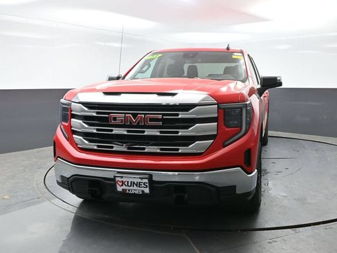 Used 2023 GMC Sierra 1500 SLE AWD/4WD image 6
