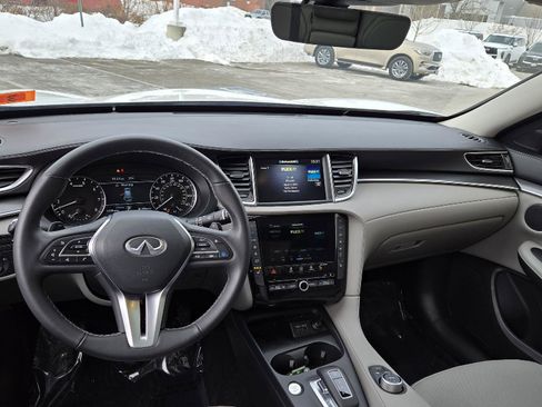 Certified 2025 INFINITI QX50 Luxe image 8
