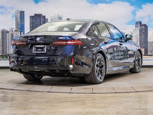 Used 2025 BMW i5 M60 w/ Premium Package image 8