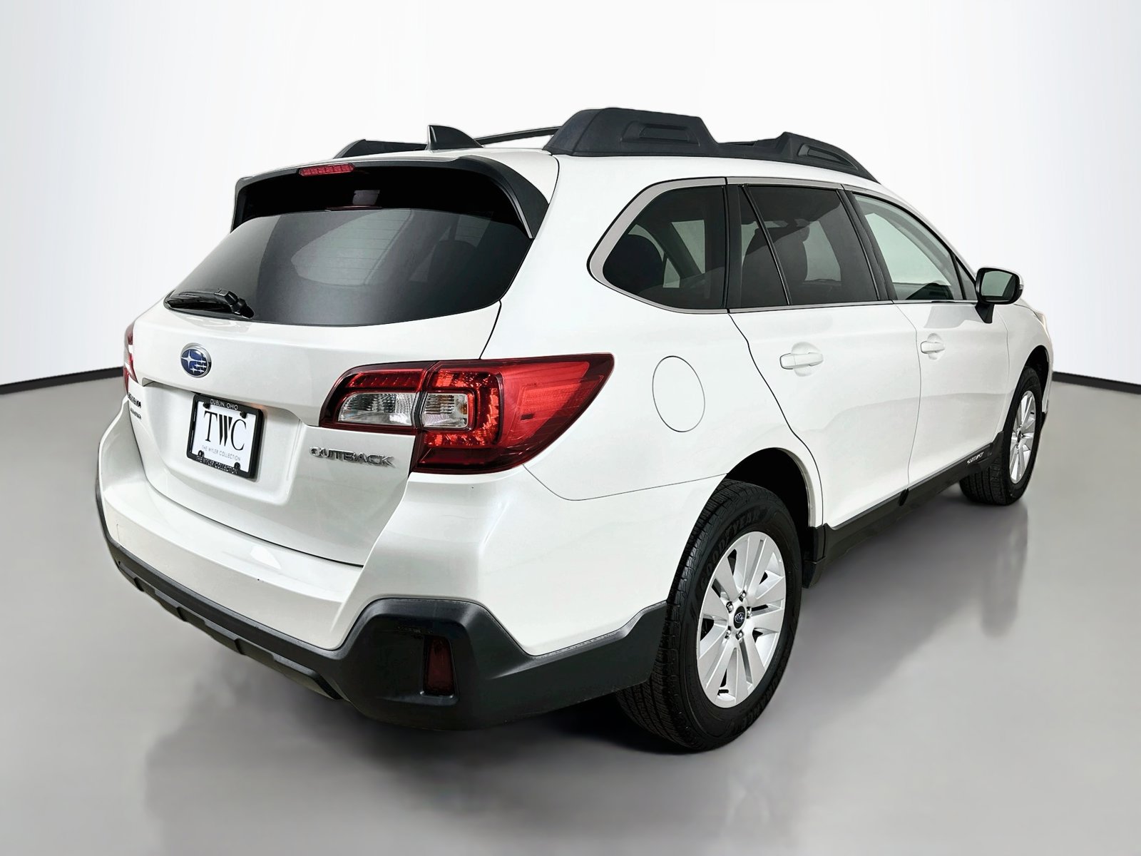 Used 2018 Subaru Outback 2.5i Premium AWD/4WD image 5