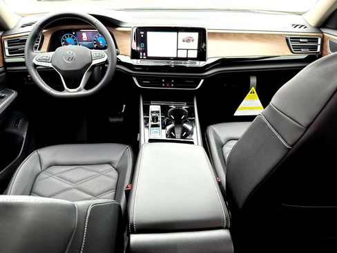 New 2026 Volkswagen Atlas SE FWD image 19