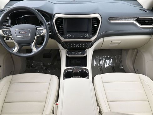 Used 2023 GMC Acadia Denali image 4