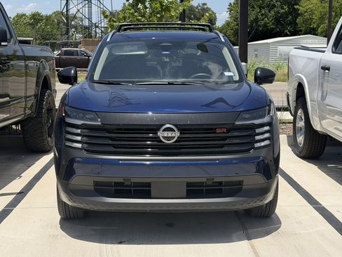 Used 2026 Nissan Kicks SR w/ SR Premium Package AWD/4WD image 2