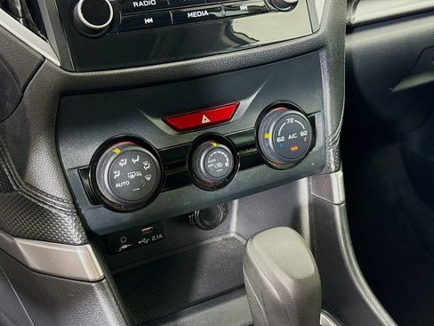 Used 2023 Subaru Forester Premium AWD/4WD image 18