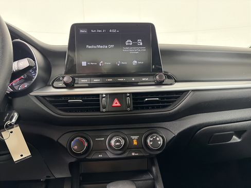 Used 2024 Kia Forte LXS w/ LXS Technology Package image 21