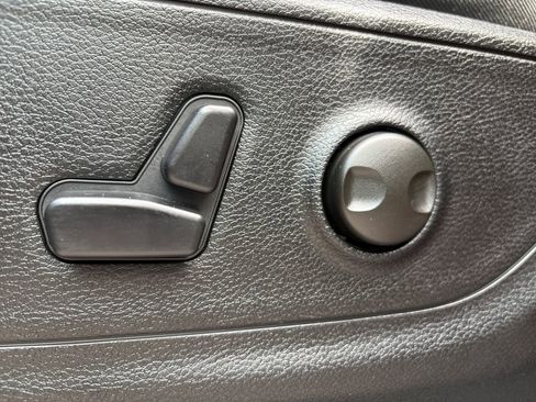 New 2026 RAM 1500 Big Horn w/ Night Edition AWD/4WD image 9