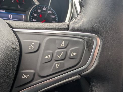 Used 2020 Chevrolet Equinox LT w/ Driver Convenience Package image 17